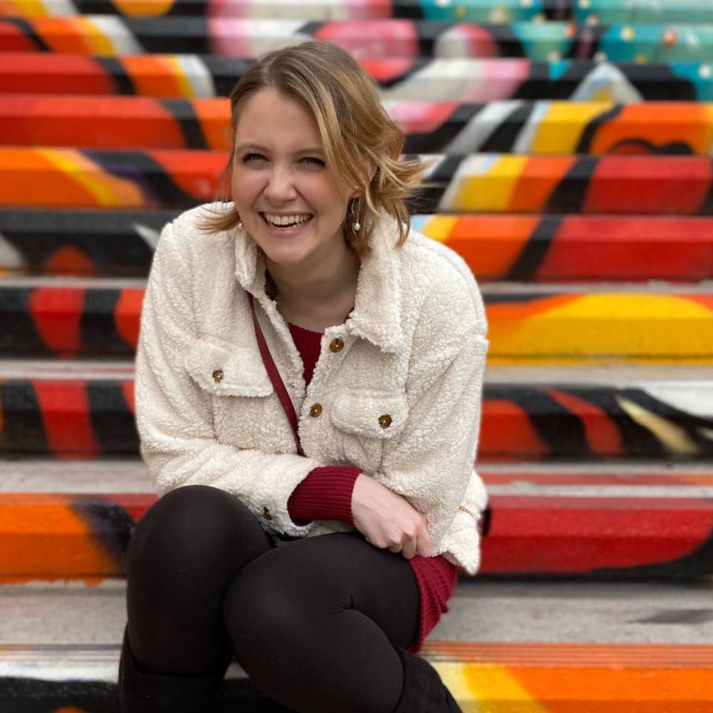 Meet your Posher, Hilary